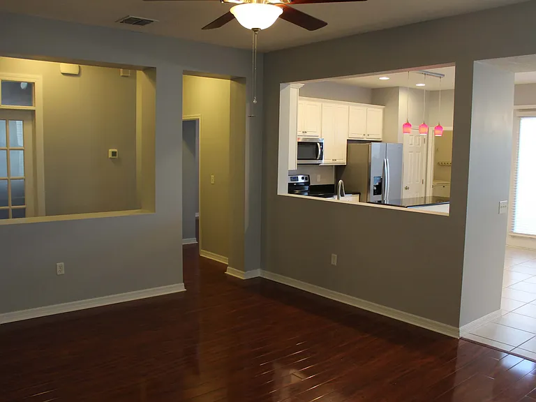 2505 Lacerta Dr — Photo 4