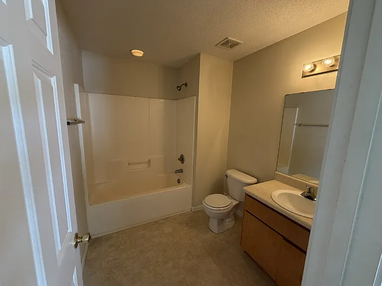 101 Hall St #221 — Photo 11
