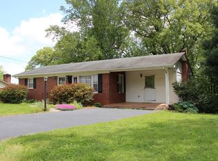 105 Hillcrest Ct, Stuart, VA 24171