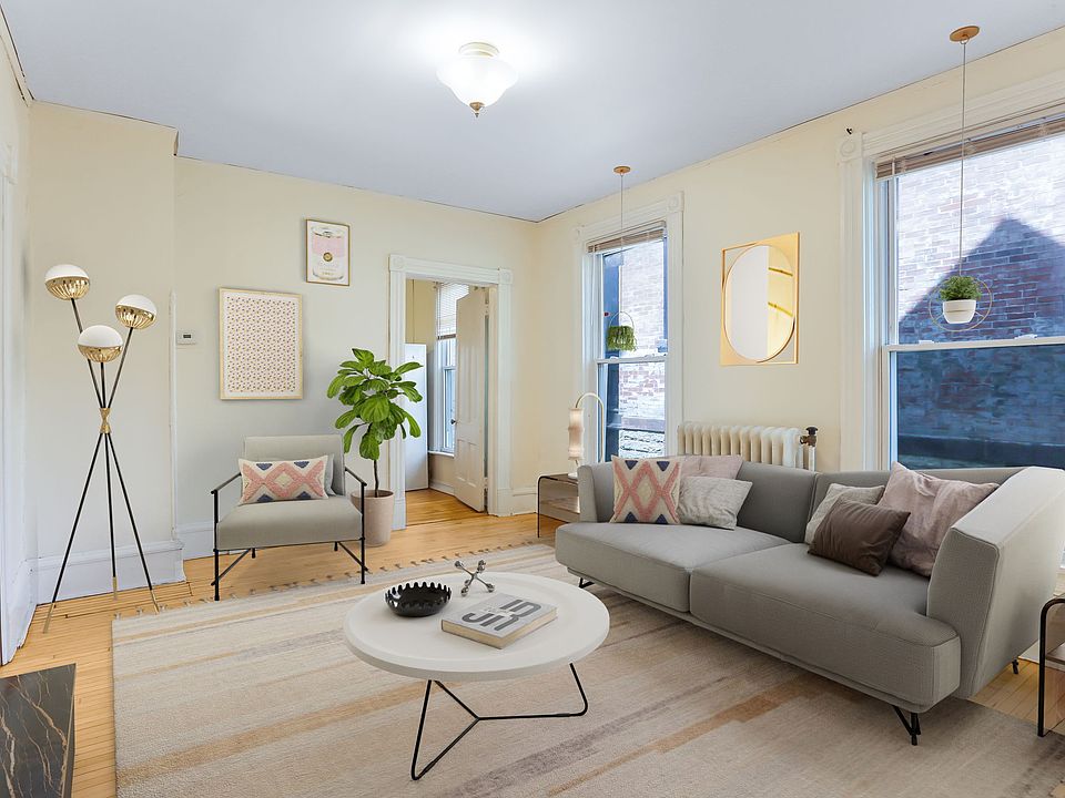 1st image of 425 12th Ave SE #1