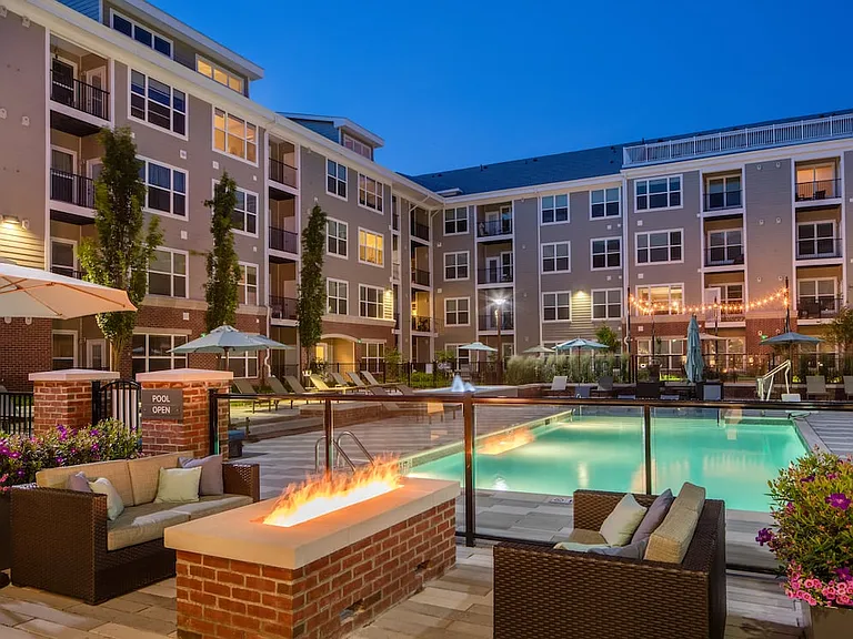 Courtyard with Lounge Seating