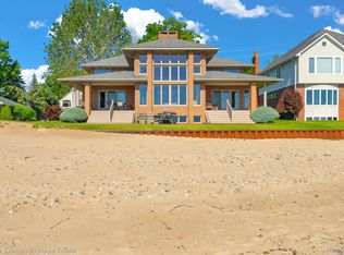 2975 Sandy Oaks Ln, Fort Gratiot, MI 48059