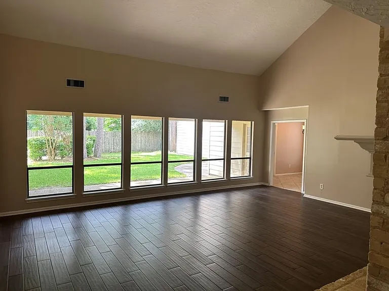 17406 Spicewood Springs Ln #17406 — Photo 16