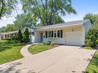 708 W Thomas St, Arlington Heights, IL 60004