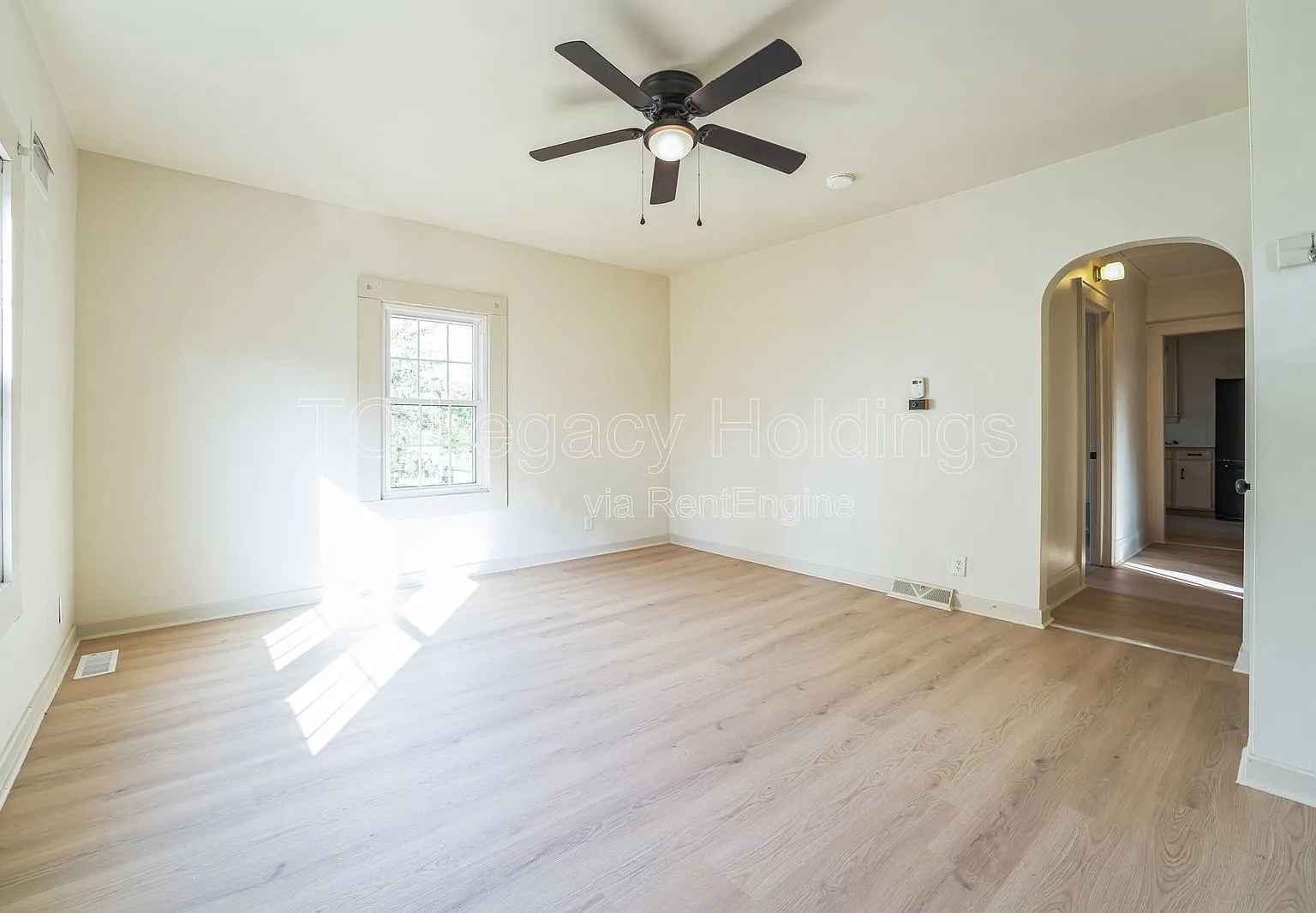 2 bed, 1.0 bath, 799 sqft, $1,225 — Photo 4