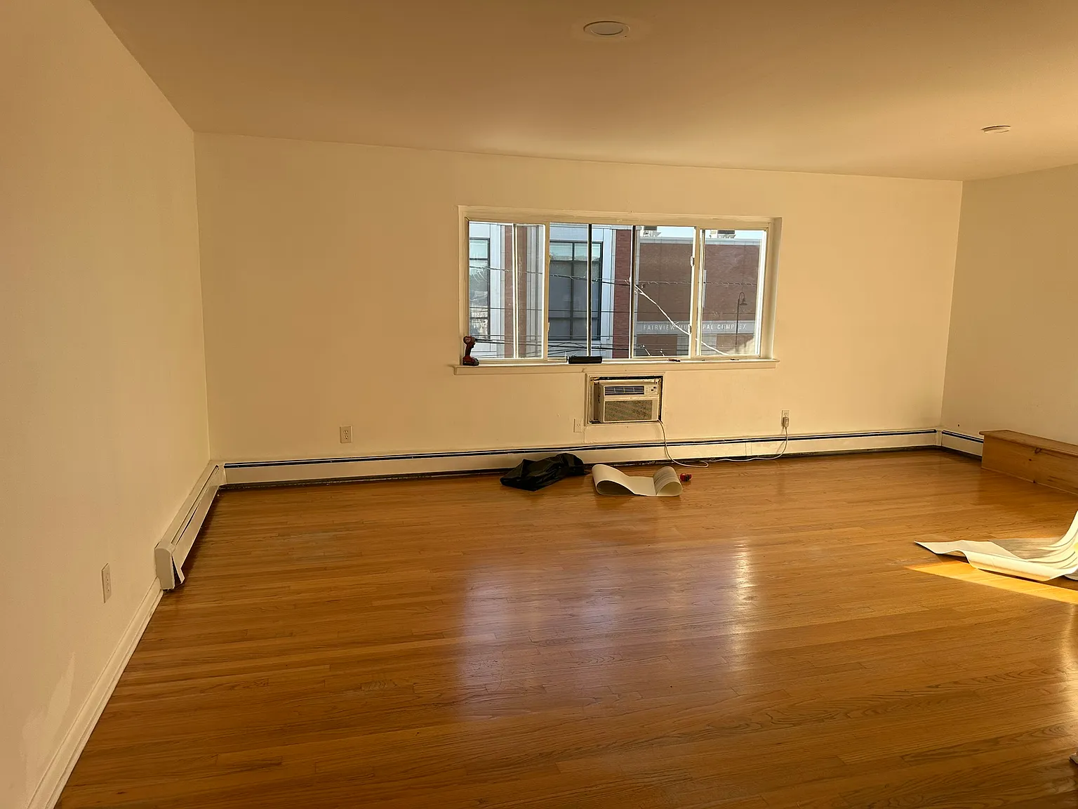 3 bed, 1200 sqft, $2,700 — Photo 3