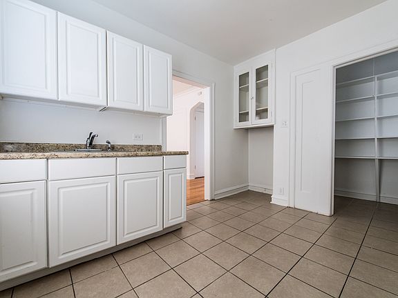 5th image of 7955 S Calumet Ave #2