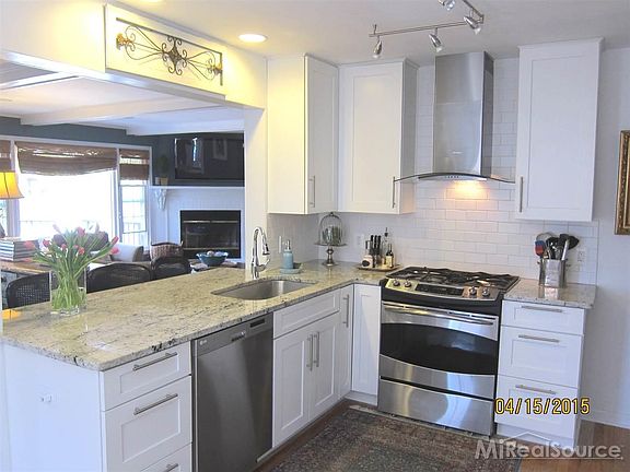 UPDATED KITCHEN WITH GRANITE