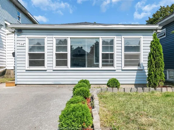 744 McKay Ave, Windsor, ON N9B 2A1