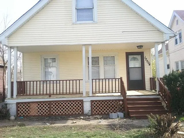 12504 Angelus Ave photo 1