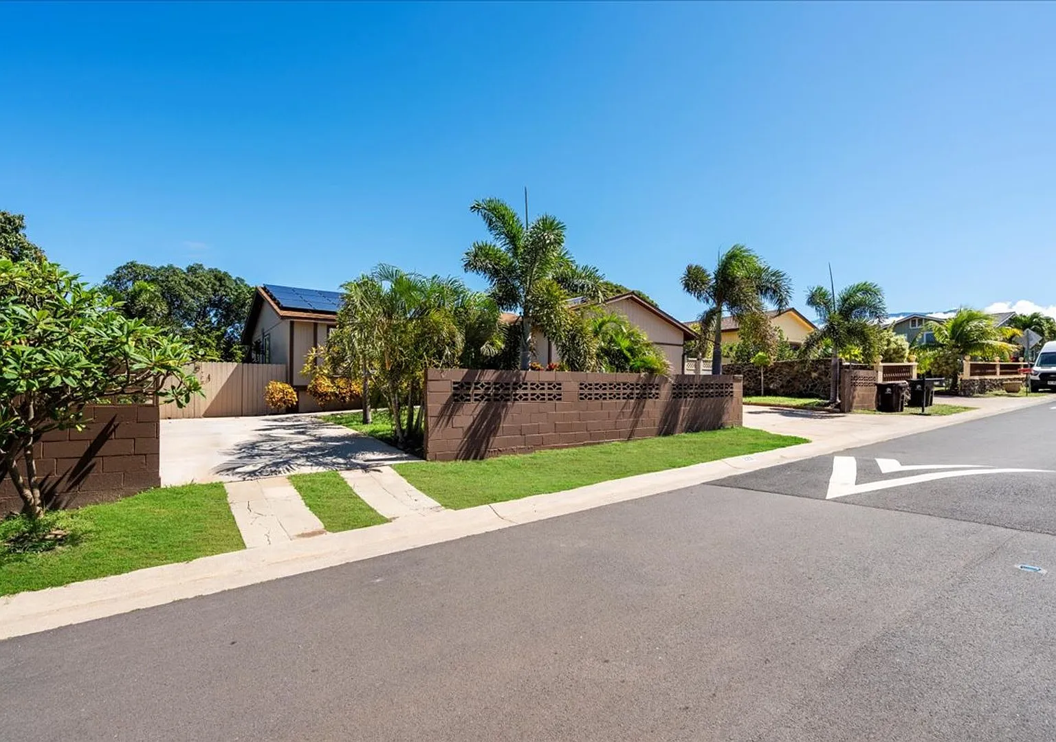 Remodeled 2 Bed/ 1 Bath Main House in North Kihei — Photo 1