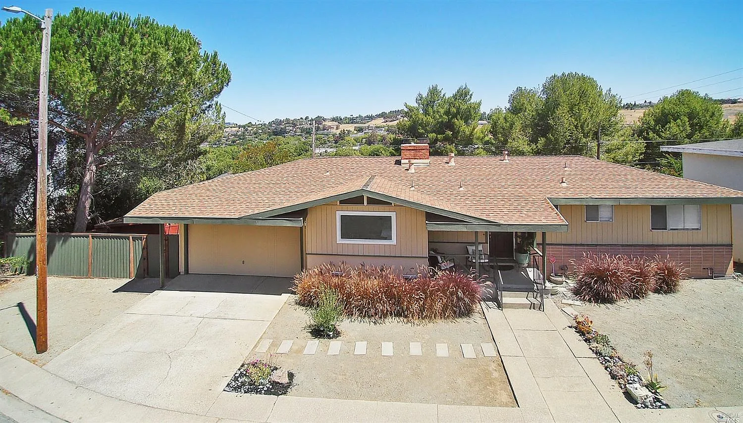 208 Corkwood St photo 1