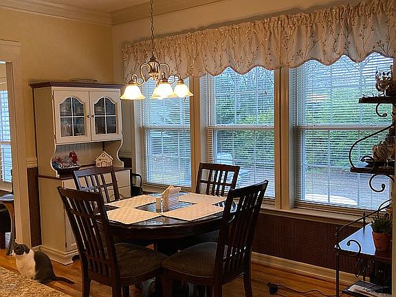 Eat in kitchen