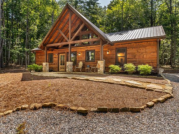 2nd image of 43 Winding Brook Ln