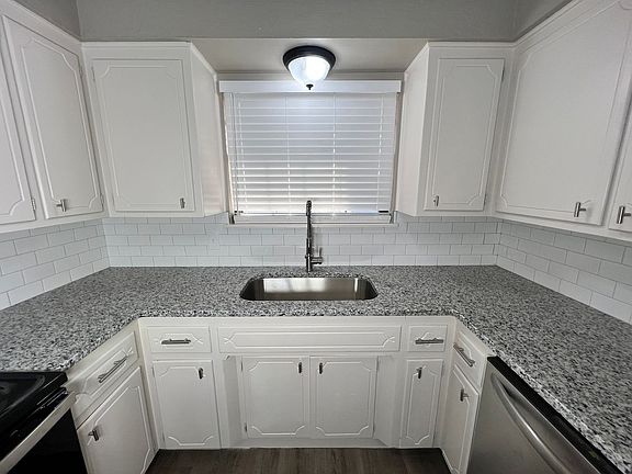 5th image of 134 NE Fullerton St