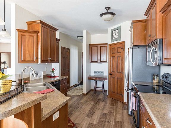 Great Flow to the Kitchen