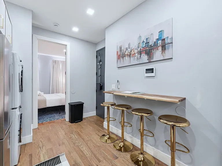 132 Saint Pauls Ave #1 — Photo 7