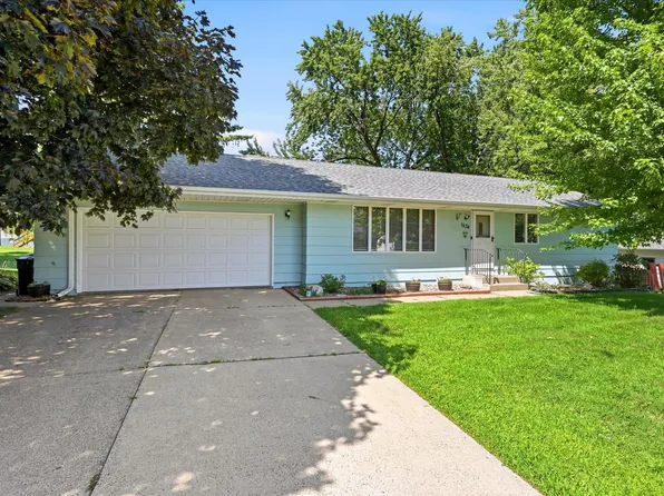 1534 17th St NW, New Brighton, MN 55112