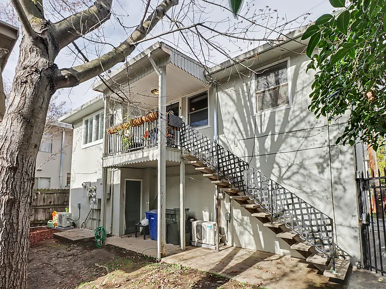 2725 I St #A — Photo 25