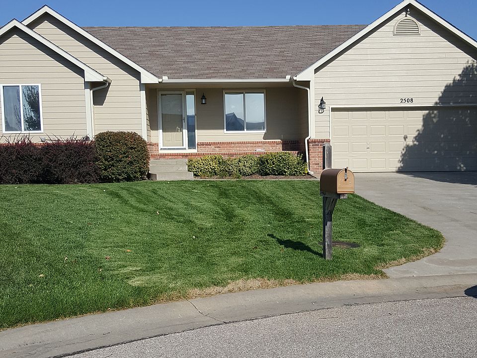 2508 E Evanston Ct