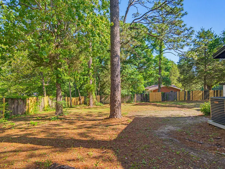 1095 Texas Pkwy — Photo 51