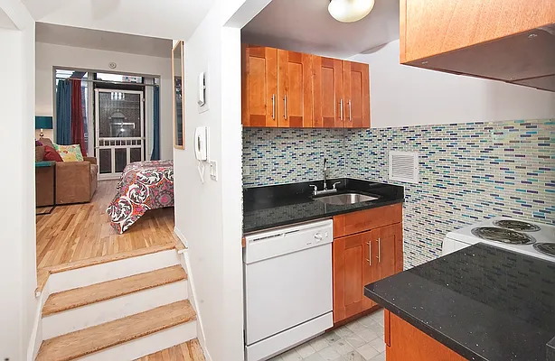 Rented by Voro, LLC | media 13