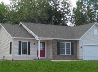 3 Beehler Ln, Hamlin, NY 14464