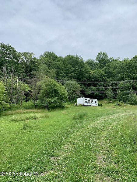 2nd image of 734 Kautz Hollow Road