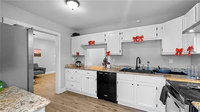 528 Grovewood Dr — Photo 7