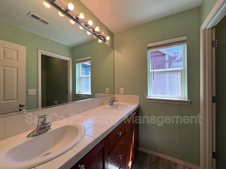 948 SE Elina Ave — Photo 22
