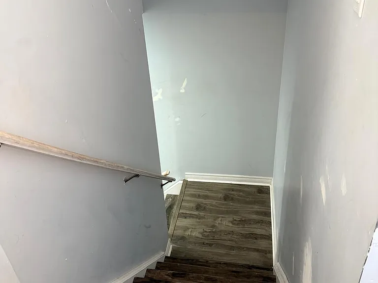 286 Kenneth Cole Dr — Photo 2