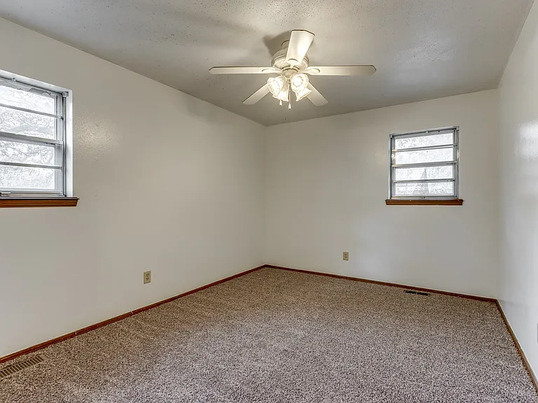 7109 NW 6th St — Photo 32