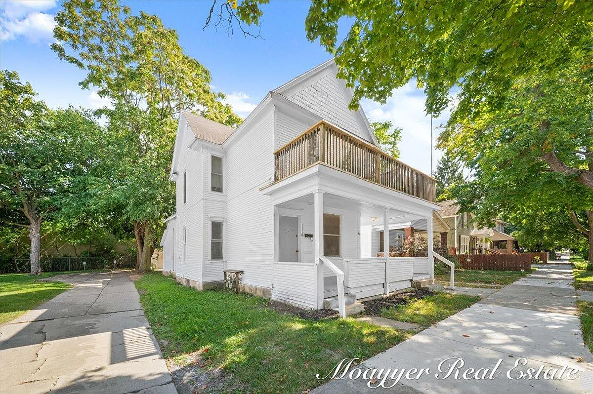 1108 Muskegon Ave NW - 1108 Muskegon Ave NW — Photo 3