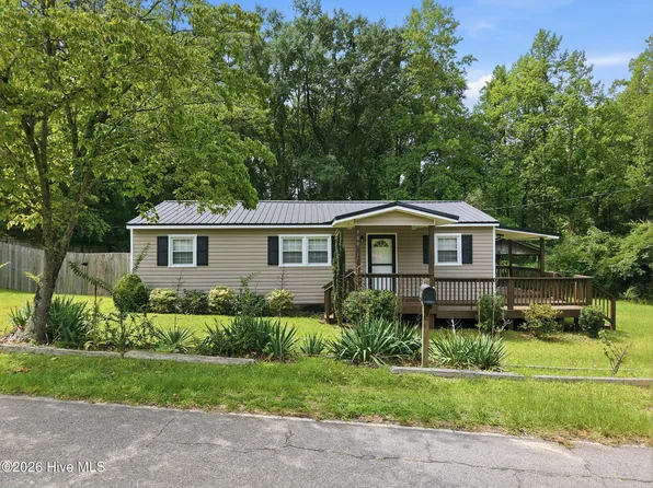 700 Harris Street, Aberdeen, NC 28315