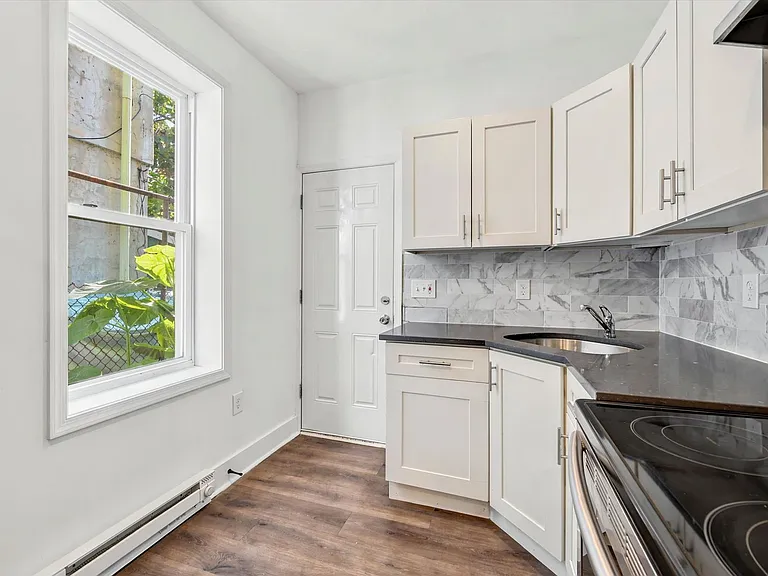 2867 N Lee St — Photo 11