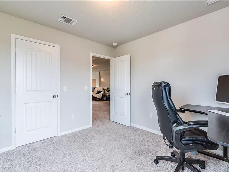 125 Groesbeck Ln — Photo 24