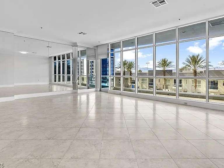 4525 Dean Martin Dr #304 — Photo 2