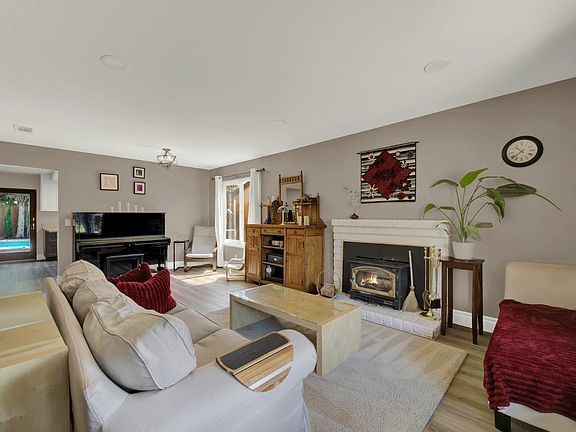 3rd image of 749 Fallbrook Avenue