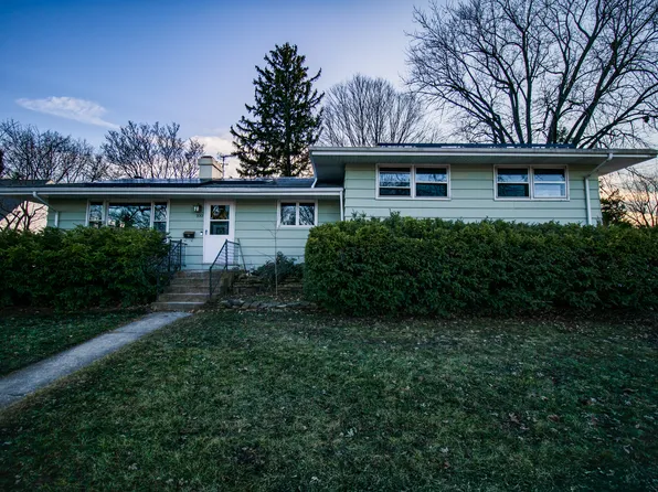 100 Warren Pl, Dekalb, IL 60115