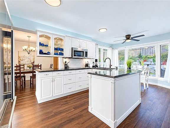 3rd image of 13 Gateview Dr