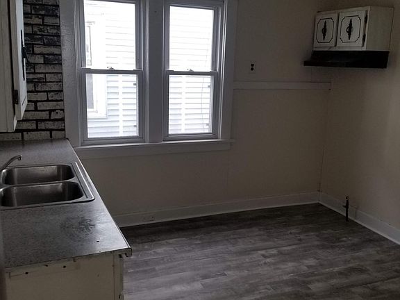 3rd image of 60 Brunswick Blvd #2