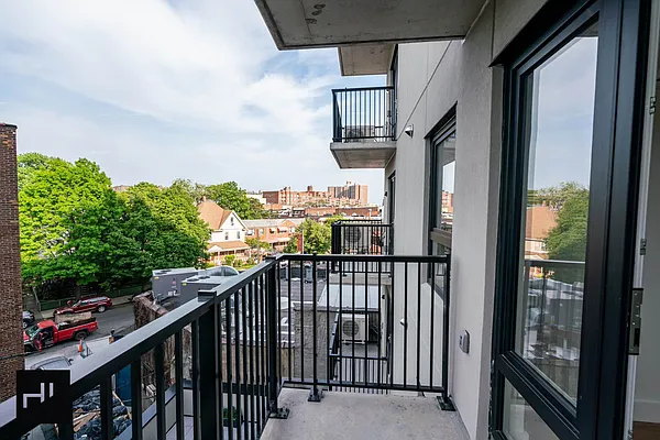 Rented by Highline Residential | media 42