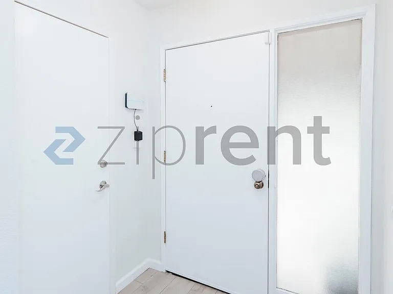 4762 Rio Rita Way — Photo 3
