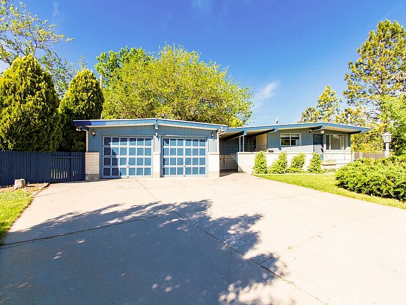 1st image of 3843 W Hawkeye Cir
