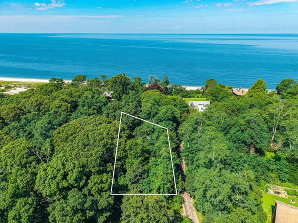 2560 Hyatt Rd, Southold, NY 11971