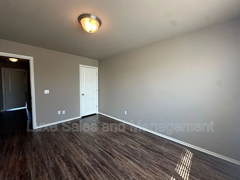 8517 SW 50th St — Photo 15