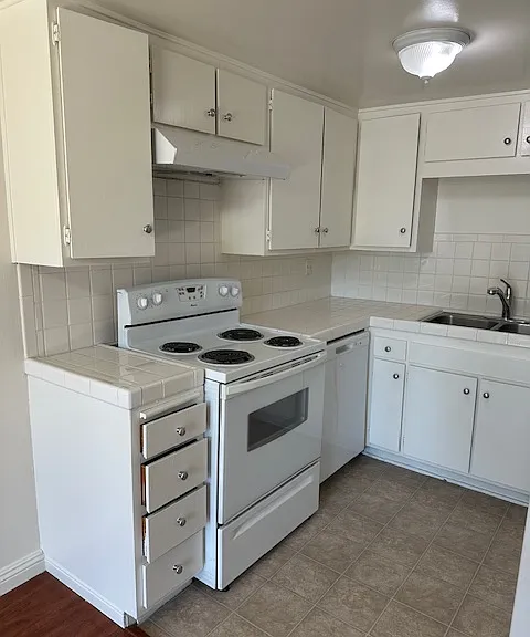 1764 Foothill St #1 — Photo 7