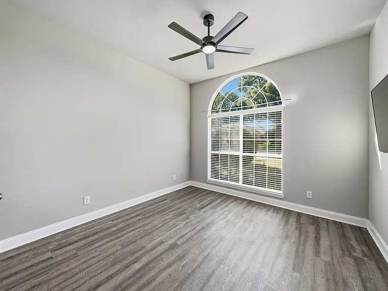 2416 McCarran Dr — Photo 38