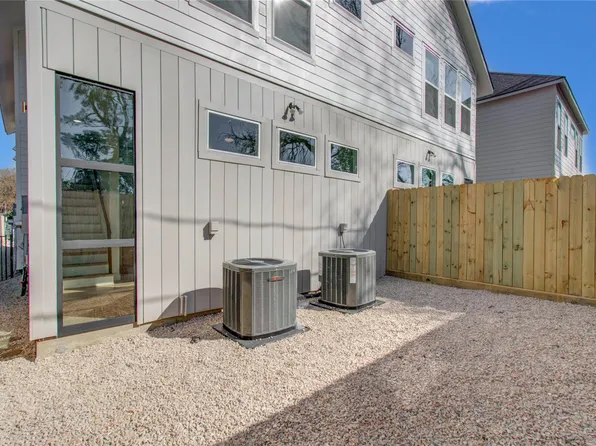 4605 Edison St #D, Houston, TX 77009