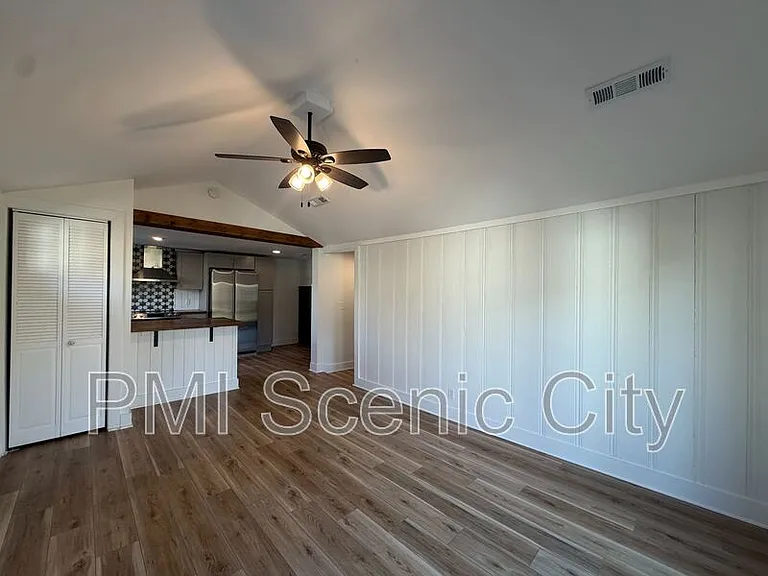 607 Franklin St — Photo 4